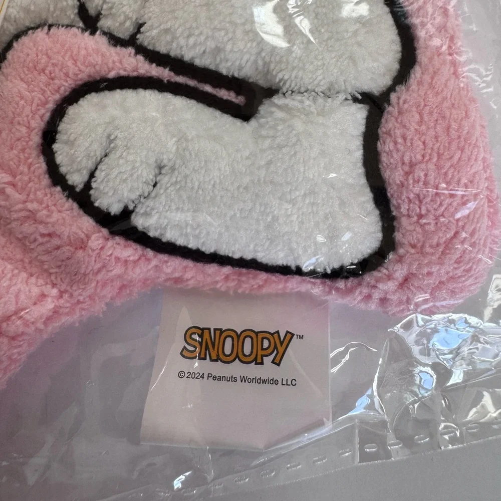 3 Peanuts Snoopy Happy Essentials Hand Towels